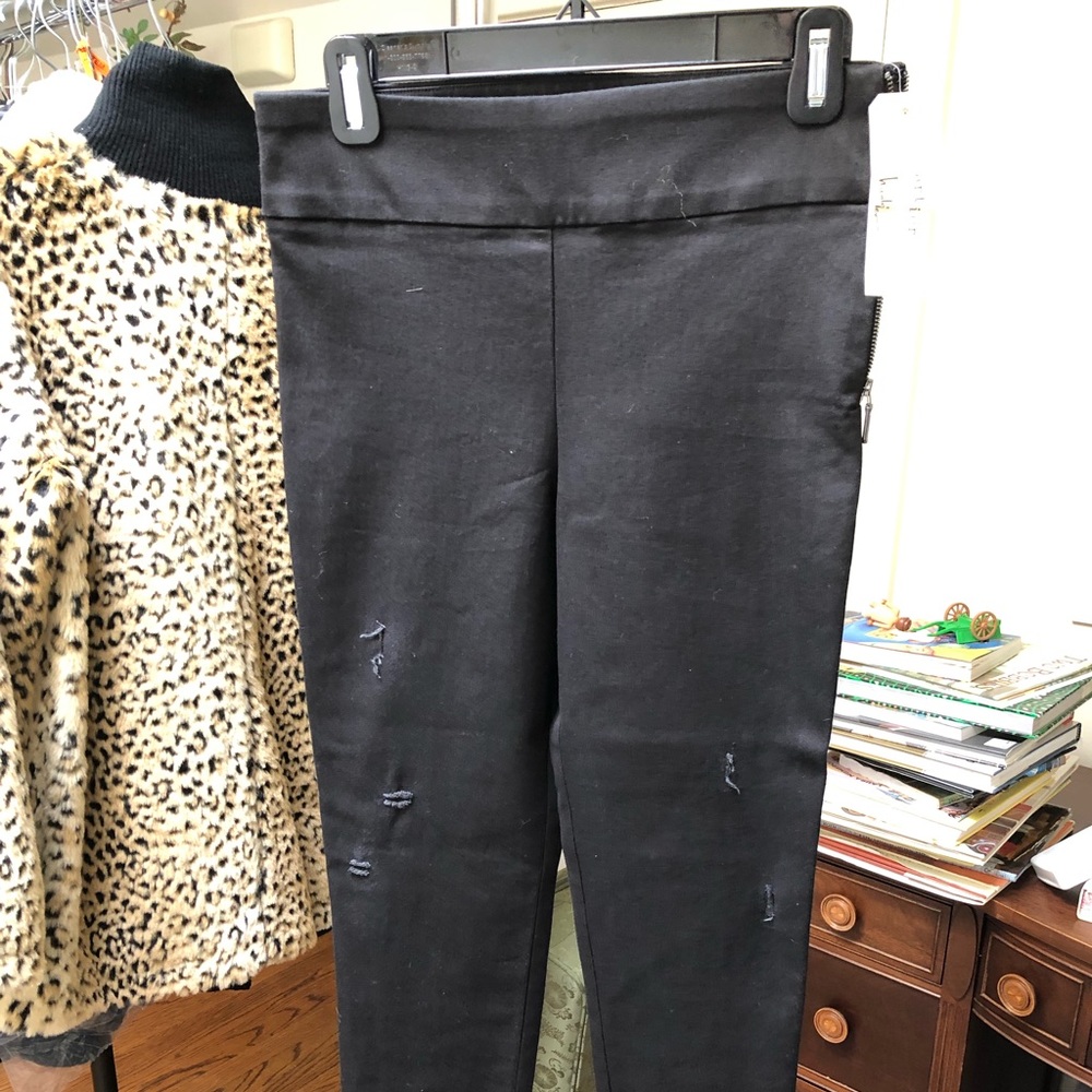 Never been worn crop side zip pants